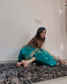 Poonam Yadav feet photo thumbnail