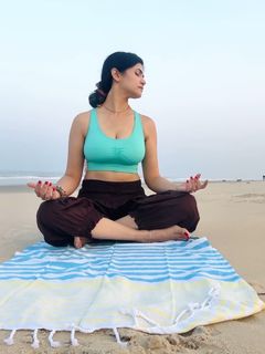 Poonam Yadav feet photo thumbnail