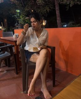 Poonam Yadav feet photo thumbnail