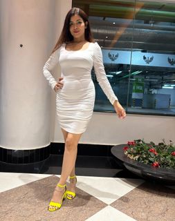 Poonam Yadav feet photo thumbnail