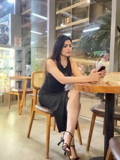 Poonam Yadav feet photo thumbnail