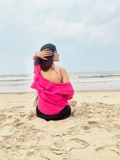 Poonam Yadav feet photo 19