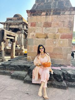 Poonam Yadav feet photo 9