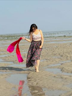 Poonam Yadav feet photo 13