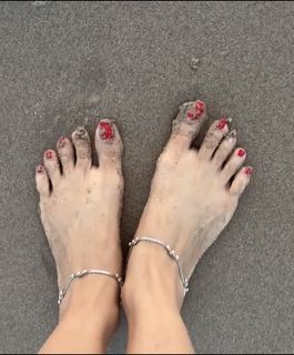 Poonam Yadav feet photo 10