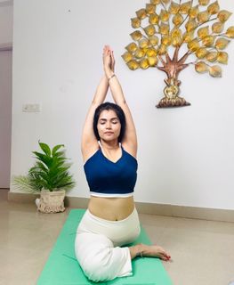 Poonam Yadav feet photo 18
