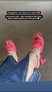 Poonam Yadav feet photo 9