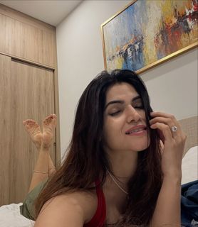 Poonam Yadav feet photo 2
