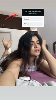 Poonam Yadav feet photo 8