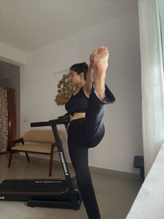 Poonam Yadav feet photo 3