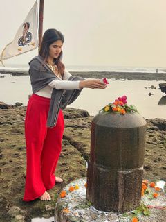 Poonam Yadav feet photo 11