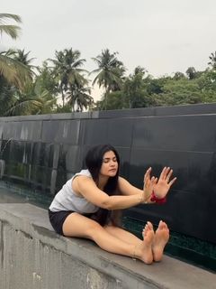 Poonam Yadav feet photo 14