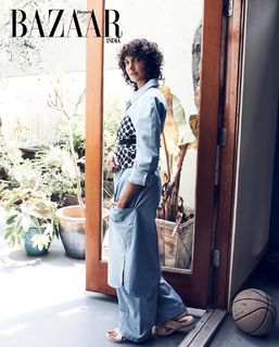 Poorna Jagannathan feet photo 4