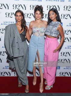 Poorna Jagannathan feet photo 17