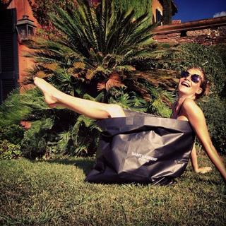 Poppy Delevingne feet photo thumbnail