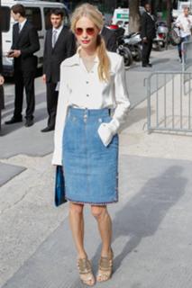 Poppy Delevingne feet photo thumbnail