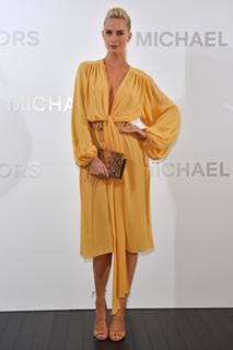 Poppy Delevingne feet photo thumbnail