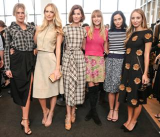 Poppy Delevingne feet photo thumbnail