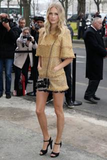 Poppy Delevingne feet photo thumbnail
