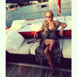 Poppy Delevingne feet photo thumbnail