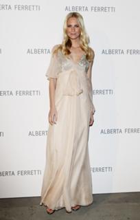 Poppy Delevingne feet photo thumbnail