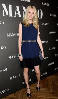Poppy Delevingne feet photo thumbnail