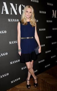 Poppy Delevingne feet photo thumbnail