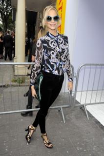 Poppy Delevingne feet photo thumbnail