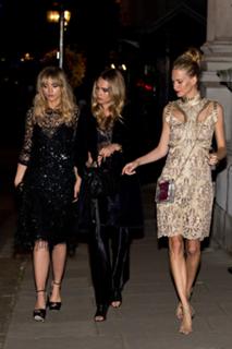 Poppy Delevingne feet photo thumbnail