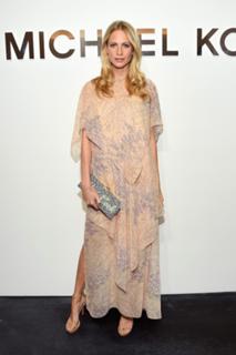 Poppy Delevingne feet photo thumbnail