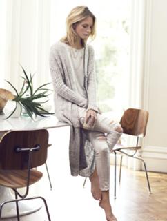 Poppy Delevingne feet photo thumbnail