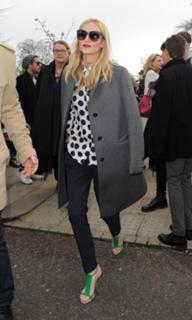 Poppy Delevingne feet photo thumbnail