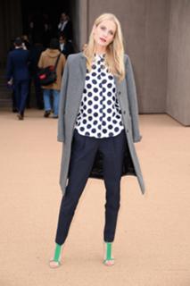 Poppy Delevingne feet photo thumbnail