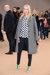 Poppy Delevingne feet photo thumbnail