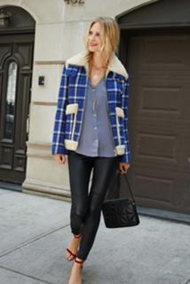 Poppy Delevingne feet photo thumbnail