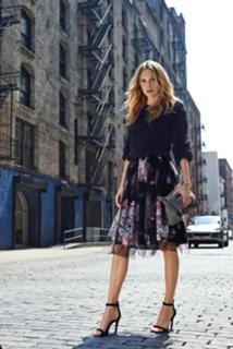 Poppy Delevingne feet photo thumbnail