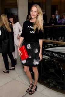 Poppy Delevingne feet photo thumbnail