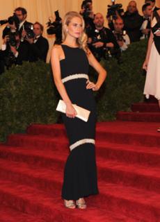 Poppy Delevingne feet photo thumbnail