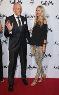 Poppy Delevingne feet photo thumbnail