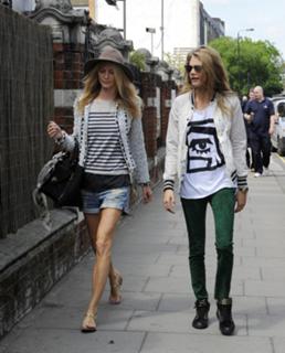 Poppy Delevingne feet photo thumbnail