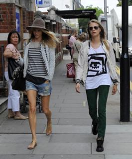 Poppy Delevingne feet photo thumbnail