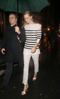 Poppy Delevingne feet photo thumbnail