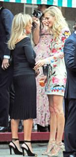 Poppy Delevingne feet photo thumbnail