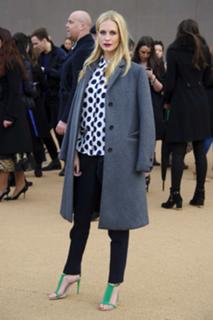 Poppy Delevingne feet photo thumbnail