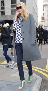 Poppy Delevingne feet photo thumbnail