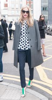 Poppy Delevingne feet photo thumbnail