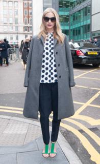 Poppy Delevingne feet photo thumbnail