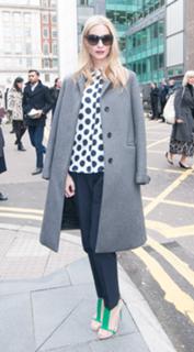 Poppy Delevingne feet photo thumbnail