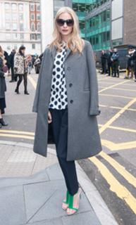 Poppy Delevingne feet photo thumbnail