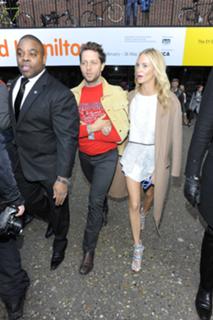 Poppy Delevingne feet photo thumbnail